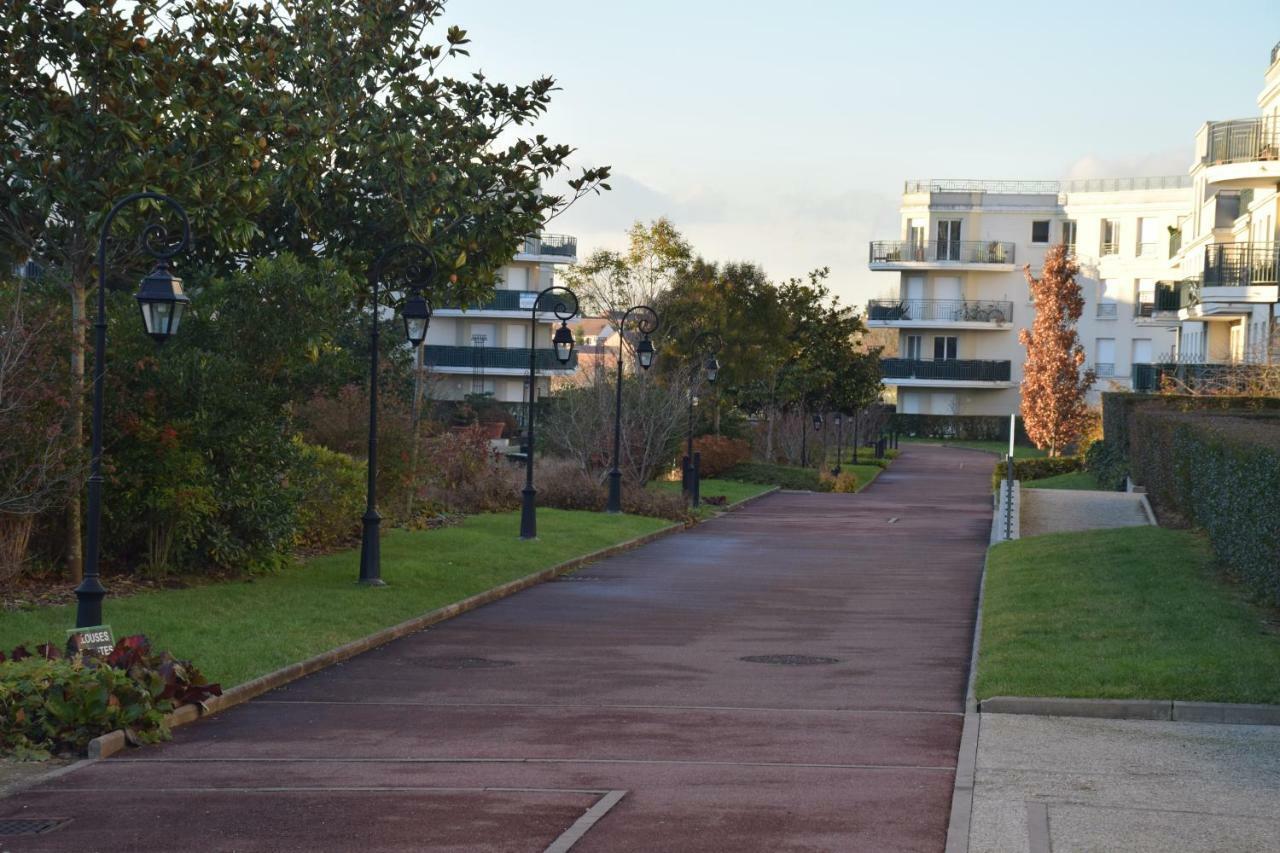 Appartement Avec Rez De Jardin A Disneyland Montévrain Exterior foto